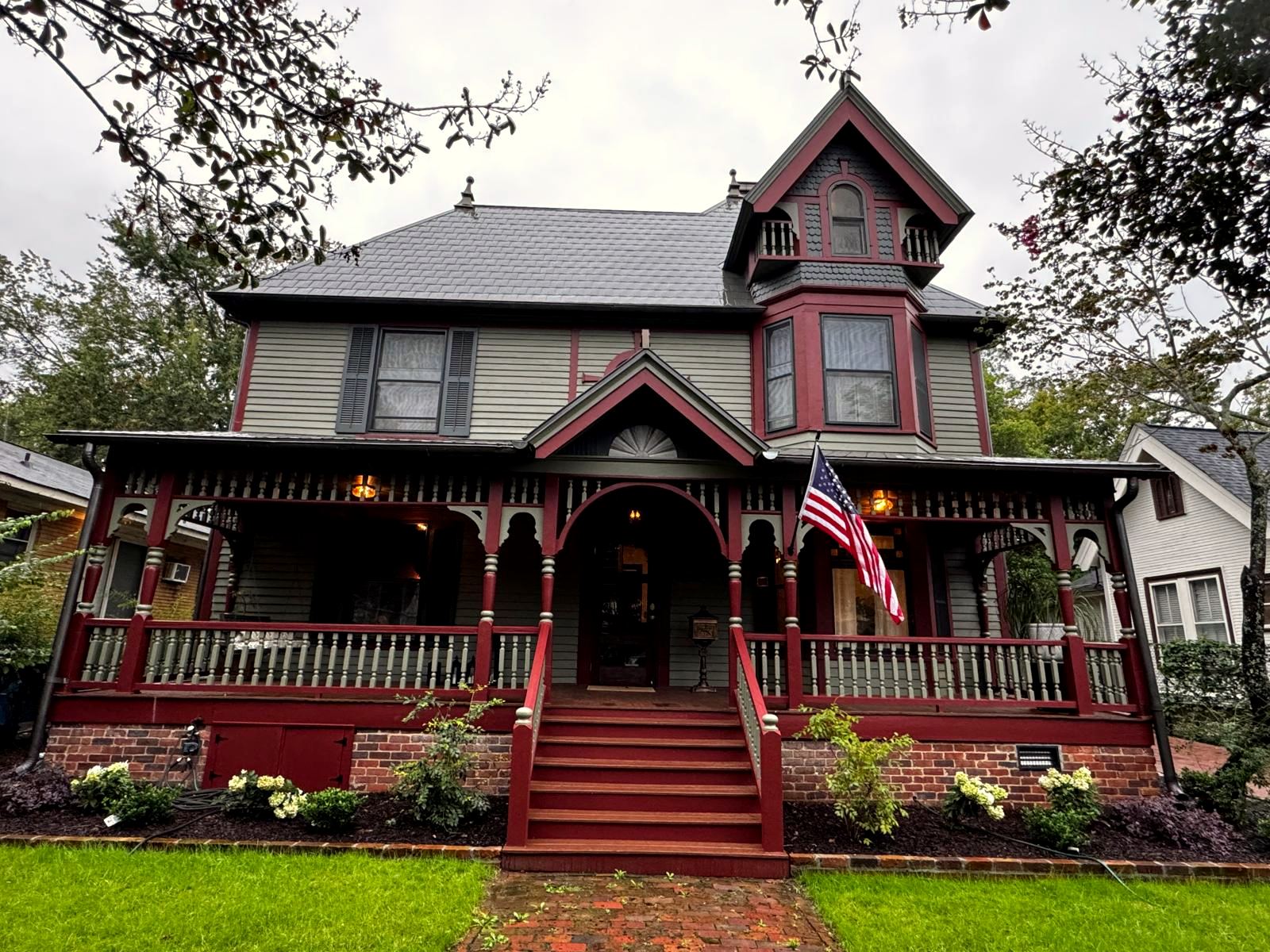 The Gaskill-Blackmer House in Salisbury, North Carolina, with its restored red porch trim